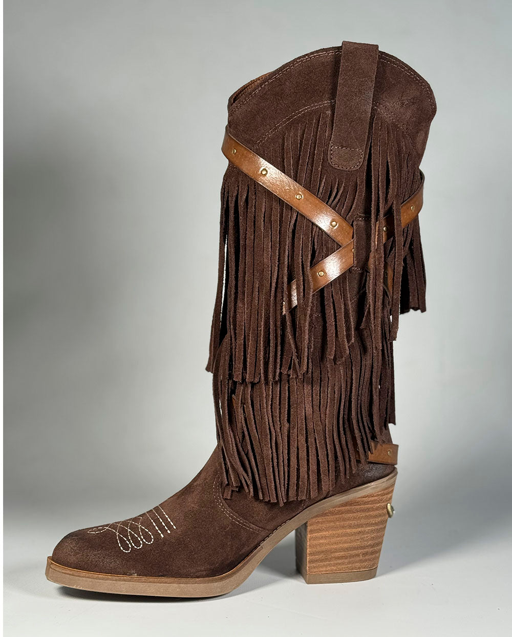 bota-flecos-hebillas-chocolate-Nemonic