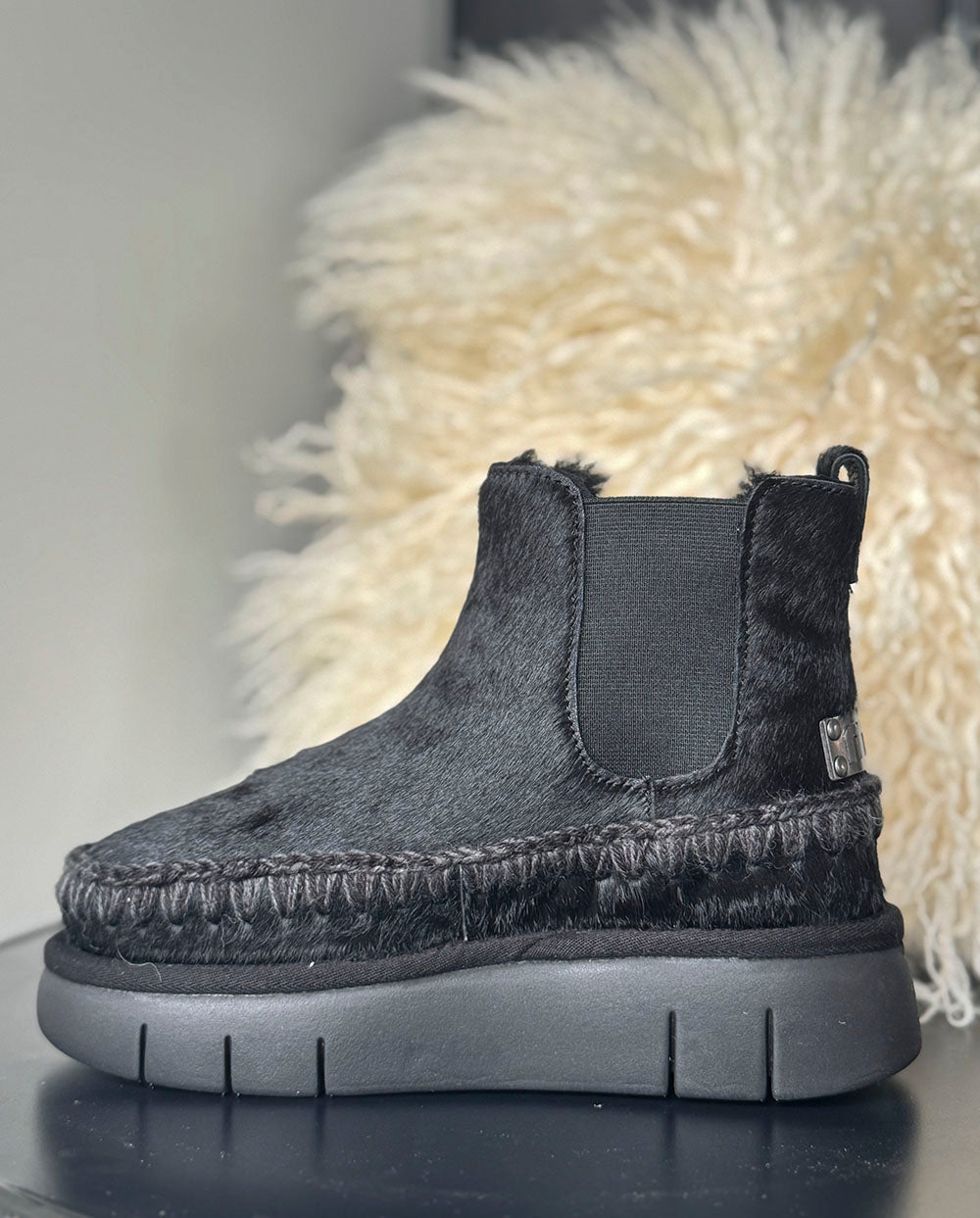 MOU Eskimo Bounce chelsea boot pony skin negro