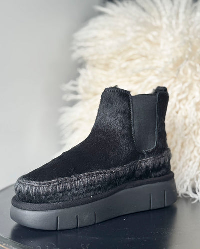 MOU Eskimo Bounce chelsea boot pony skin negro
