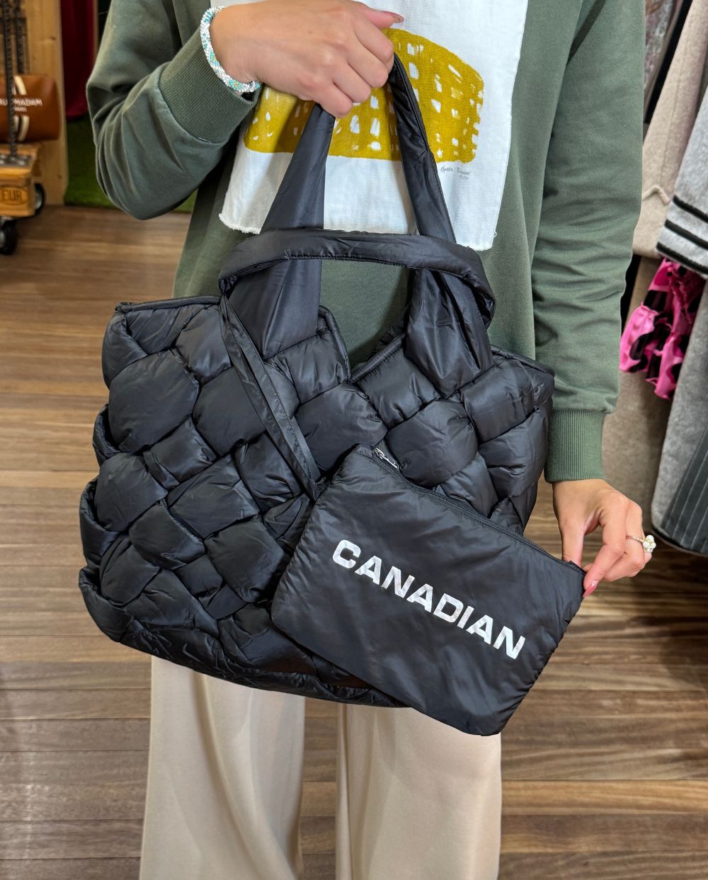 Bolso Tote acolchado entrelazado negro Canadian