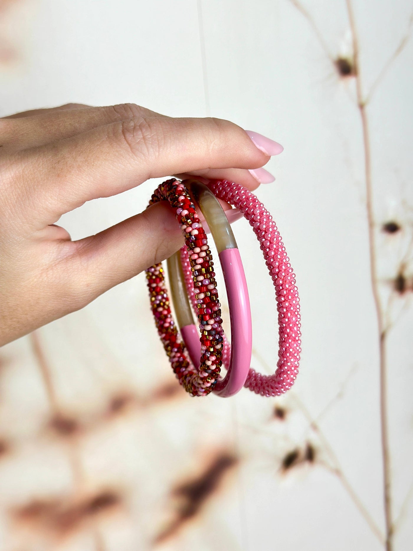 Pulsera nepalí rosa