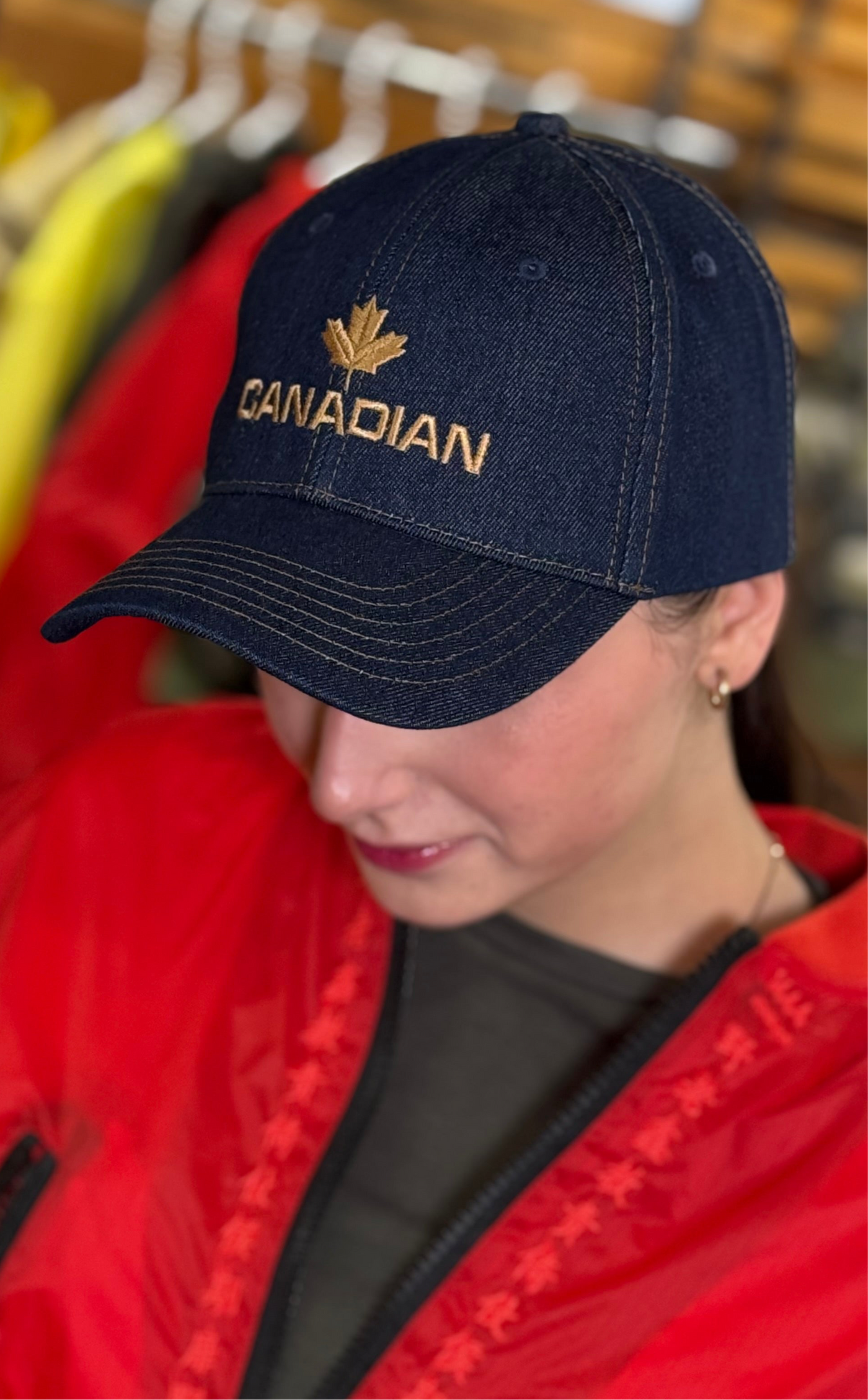 Boné com viseira de basquete de veludo preto canadense