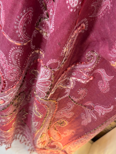 Poncho lana bordado rosa Poc a Poc