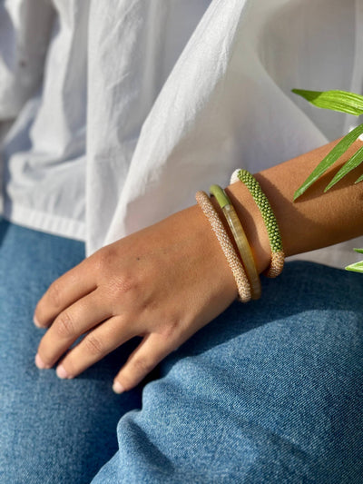 Pulsera nepalí tricolor verde oro y blanco