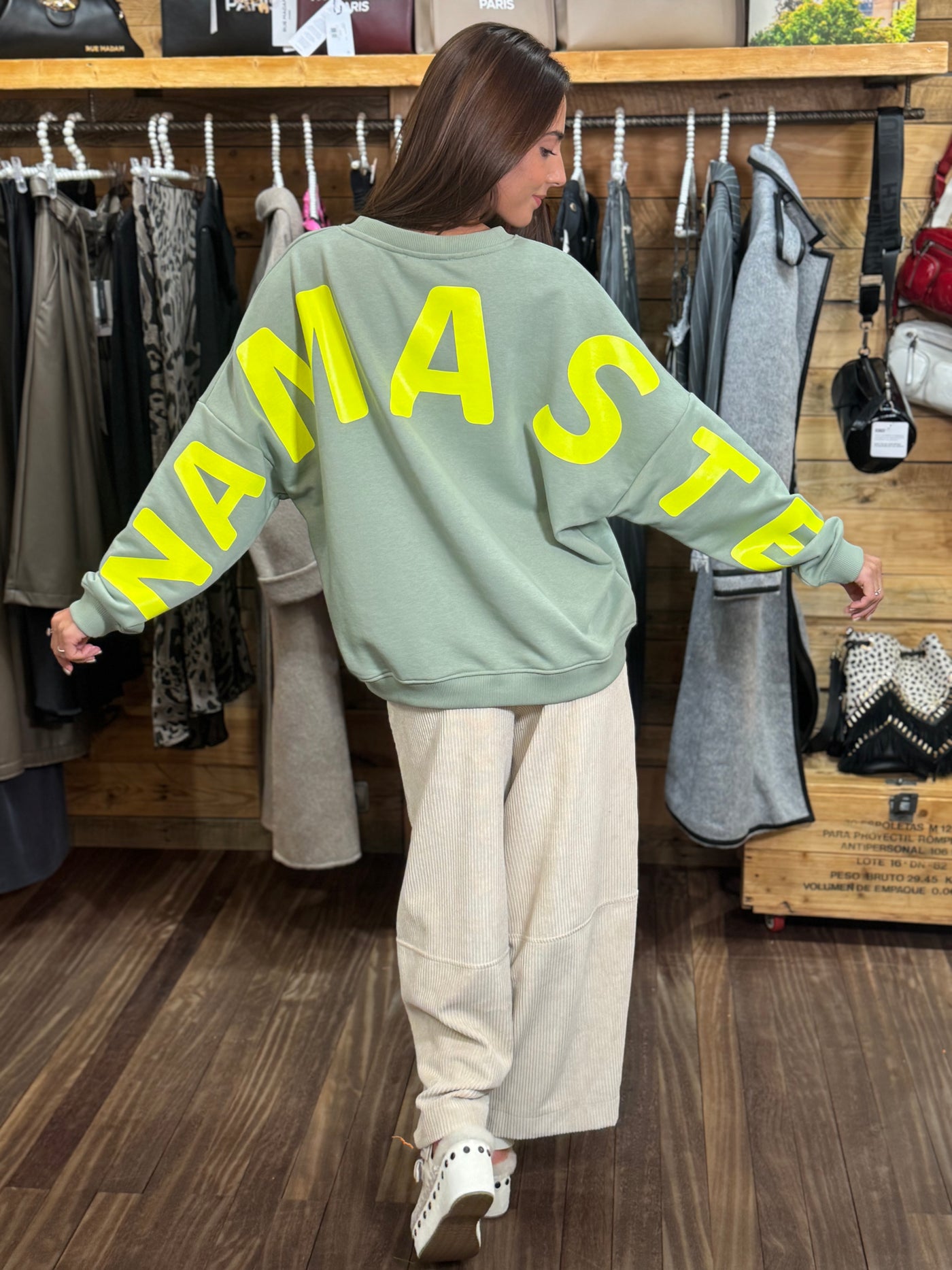 Sudadera Namasté verde y flúor Miss Goodlife