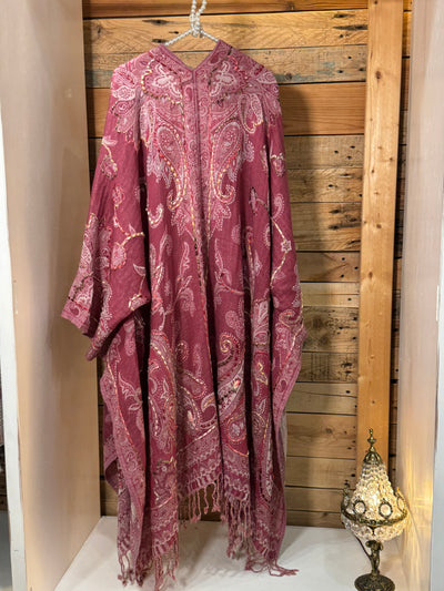 Poncho lana bordado rosa Poc a Poc