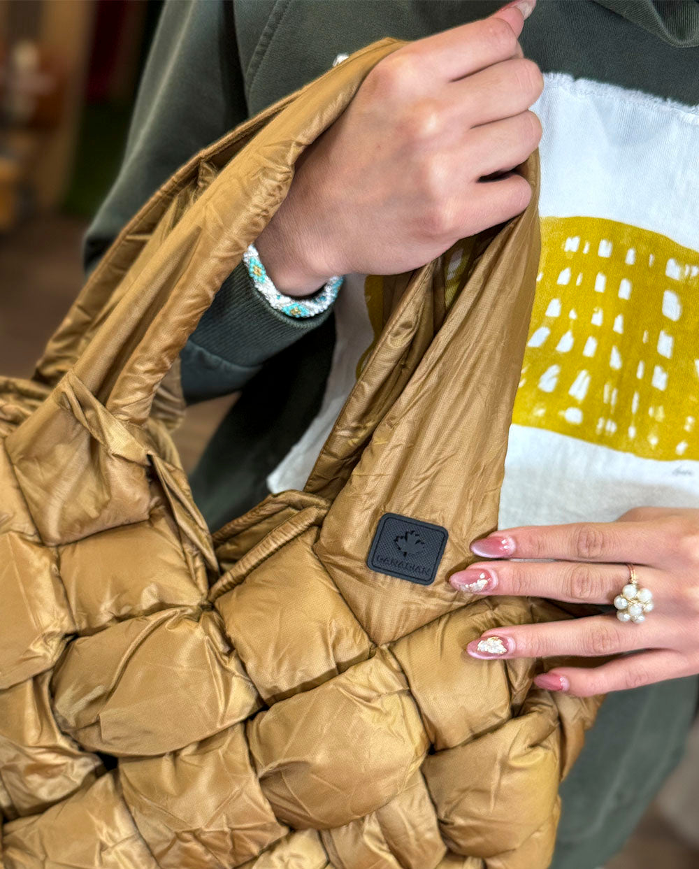 Bolso Tote entrelazado golden brown Canadian