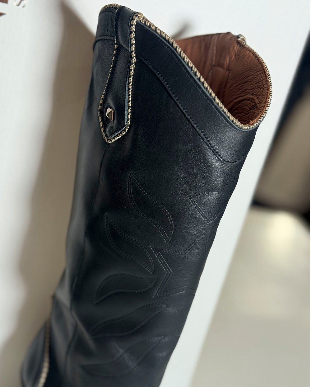 Bota Sauvage negro  Nemonic