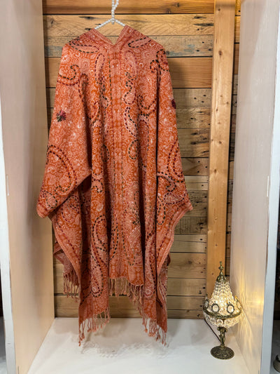 Poncho lana bordado naranja Poc a Poc