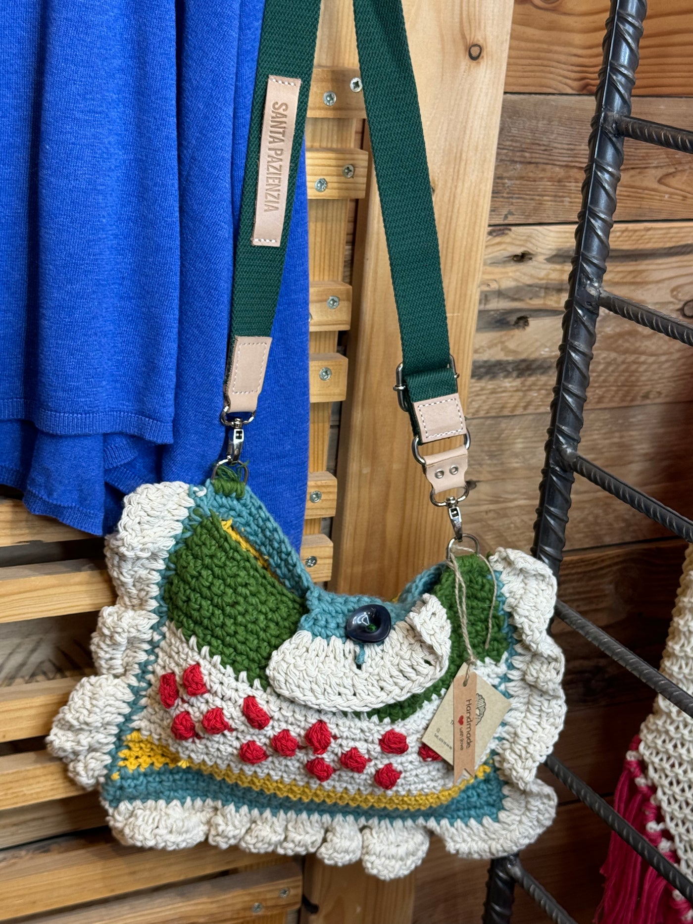 Bolso sobre crochet multicolor