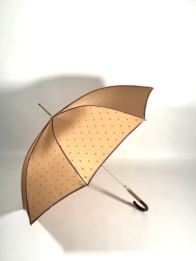 Paraguas funda tachuelas beige lunares Ezpeleta