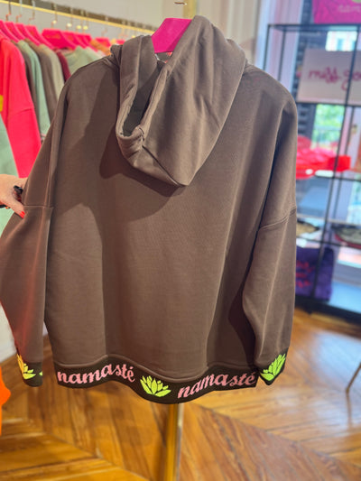 Sudadera capucha Namasté chocolate