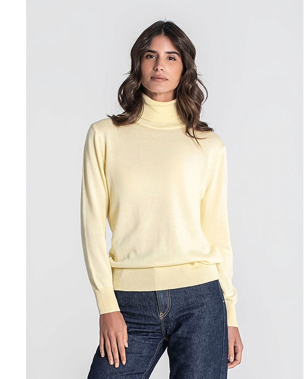 Jersey basico cuello vuelto amarillo mantequilla Rüga