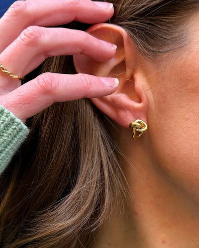 Pendientes small Squiggle oro Karen Hallam
