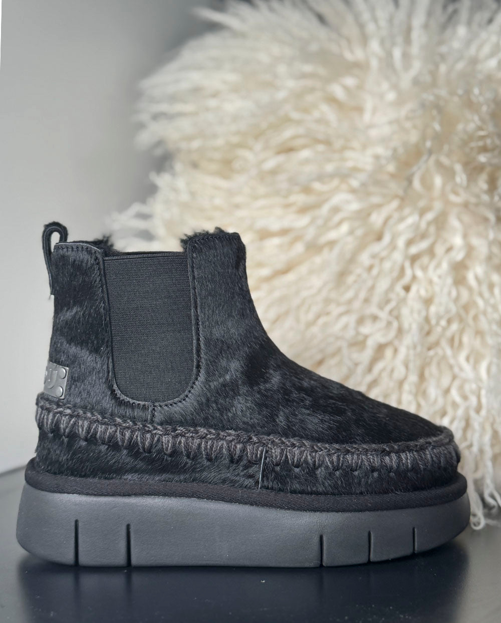 MOU Eskimo Bounce chelsea boot pony skin negro