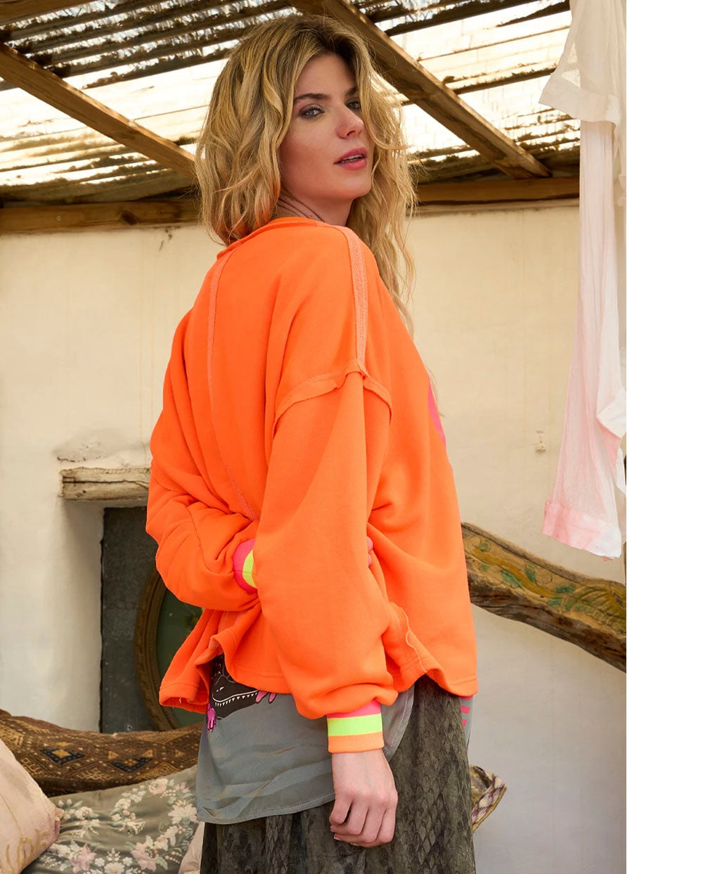 Sudadera Love Happiness naranja Miss Goodlife