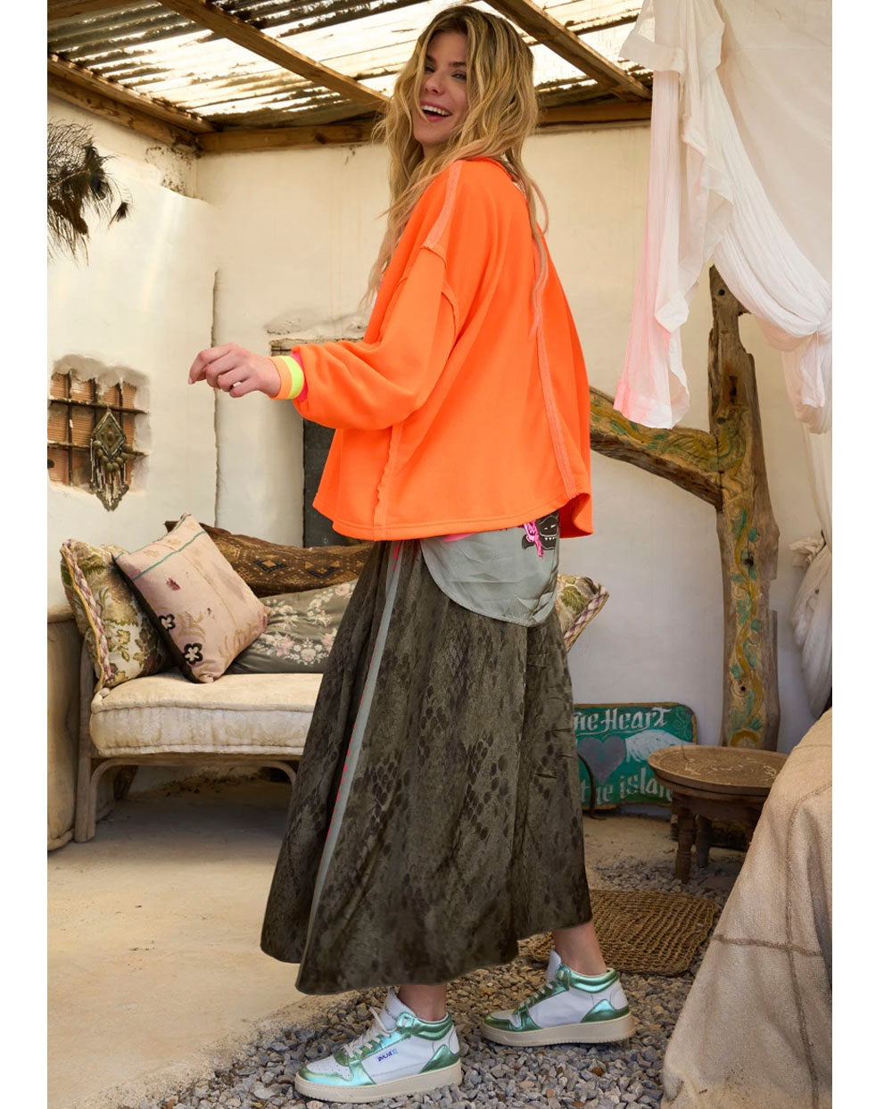 Sudadera Love Happiness naranja Miss Goodlife