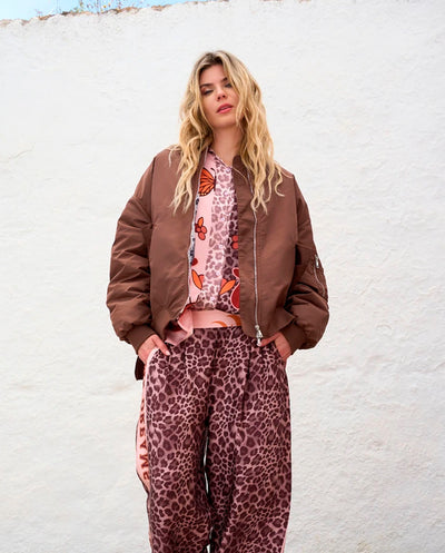 Chaqueta bomber bordado Love Tigers chocolate Miss Goodlife