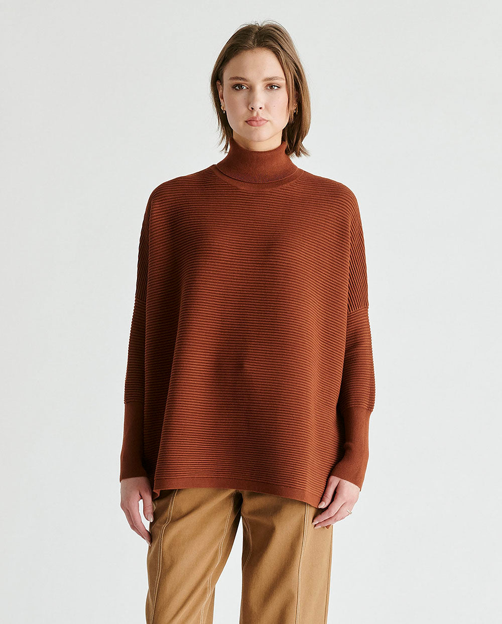 Jersey cuello alto marrón Paisie London