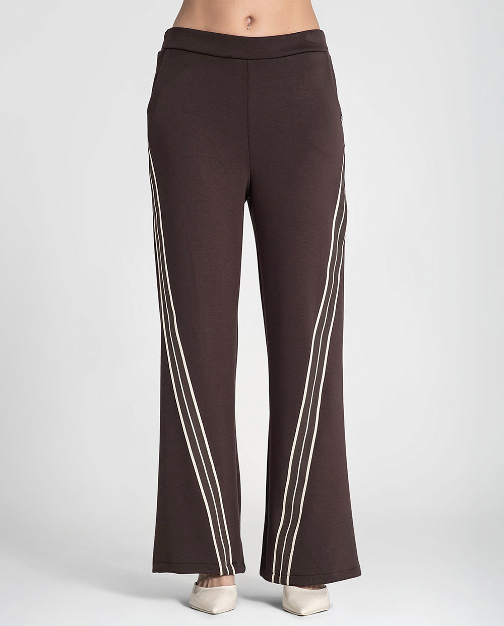 Pantalón chocolate raya vertical Rüga