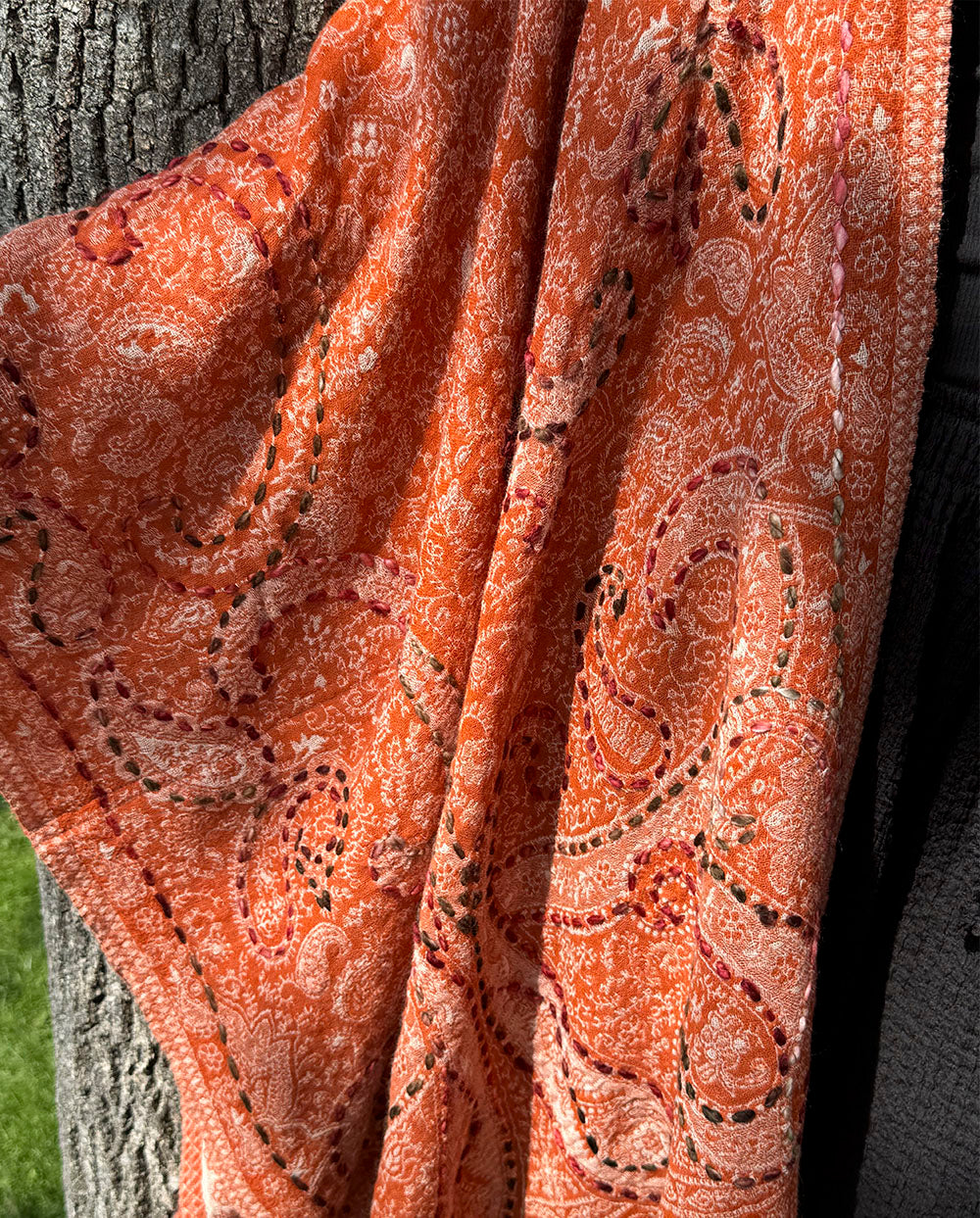 Poncho lana bordado naranja Poc a Poc