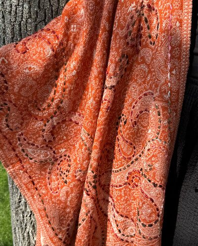 Poncho lana bordado naranja Poc a Poc