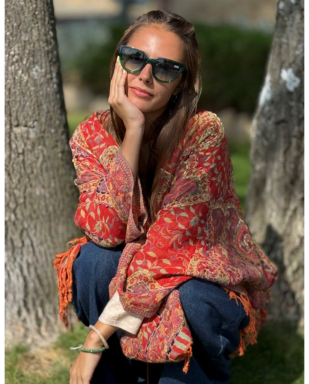 Poncho lana bordado rojo Poc a Poc