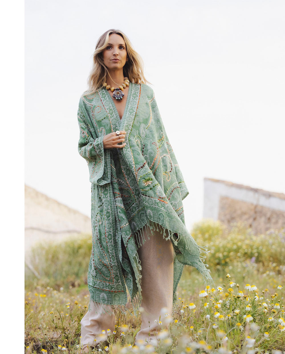 Poncho lana bordado verde te Poc a Poc