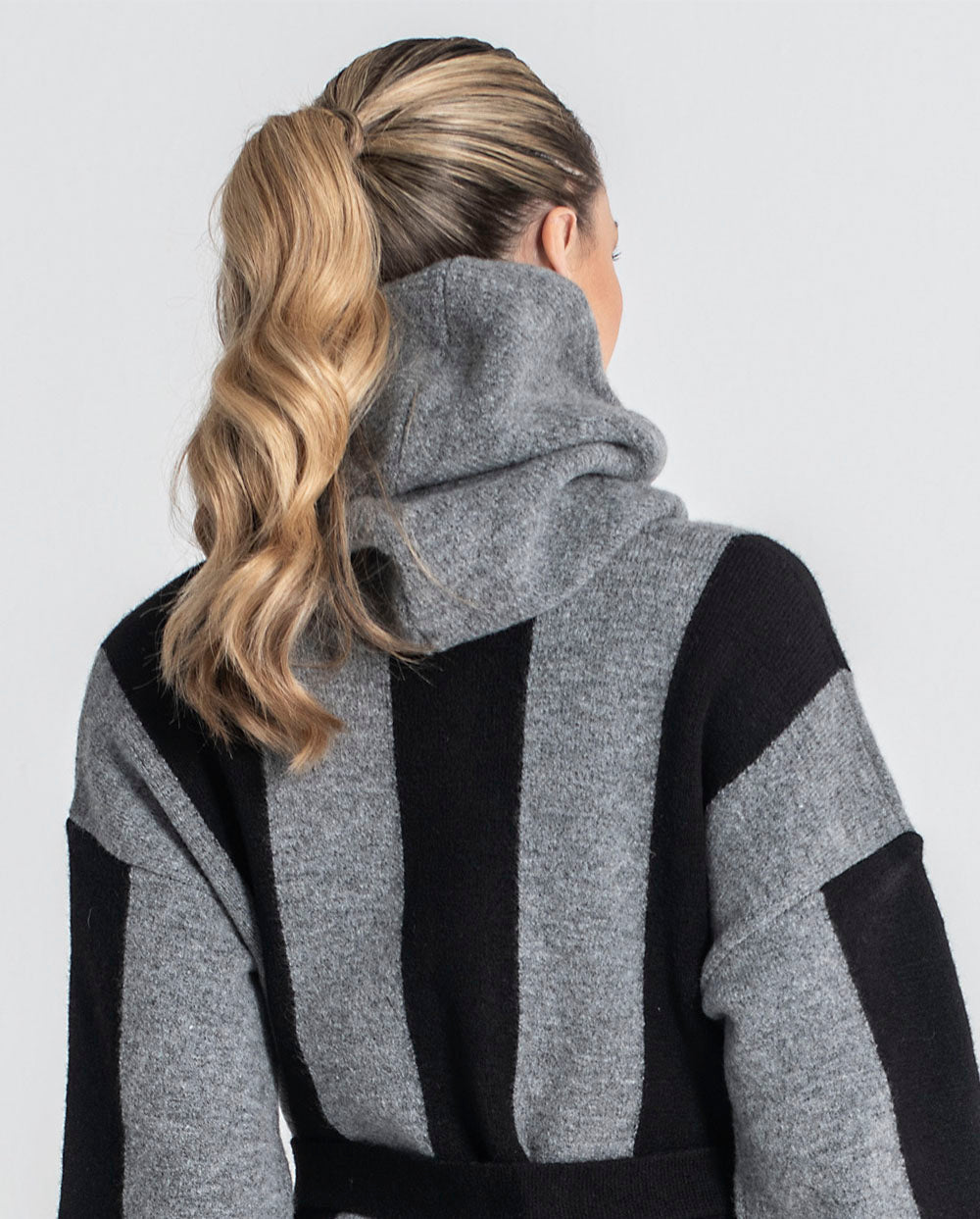 Balaclava gris cordón negro Rüga