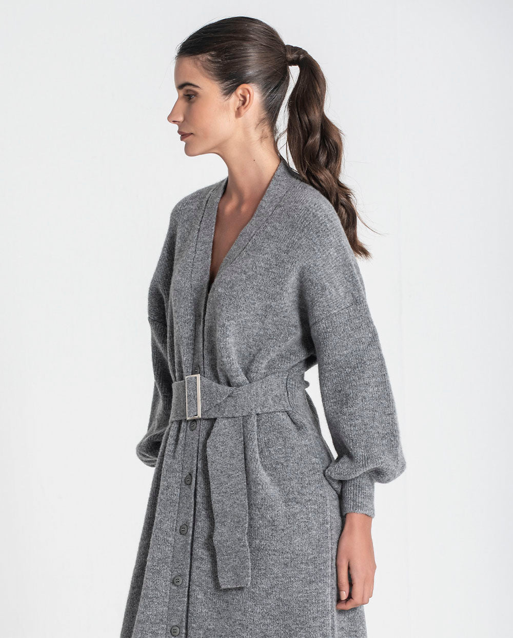 Vestido cardigan punto con cinturón gris Rüga