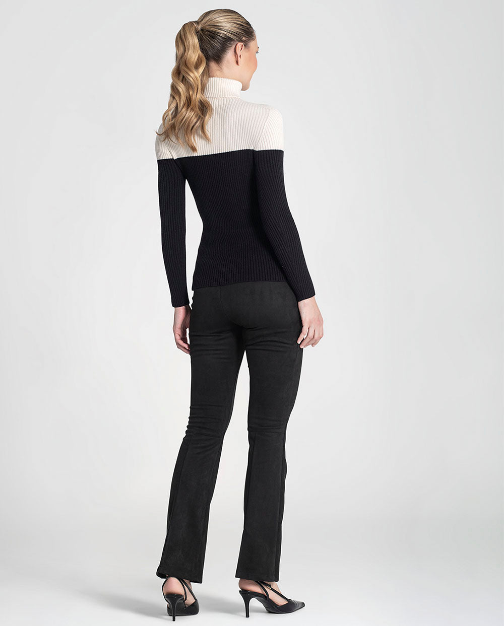Jersey cuello vuelto crudo y negro Rüga