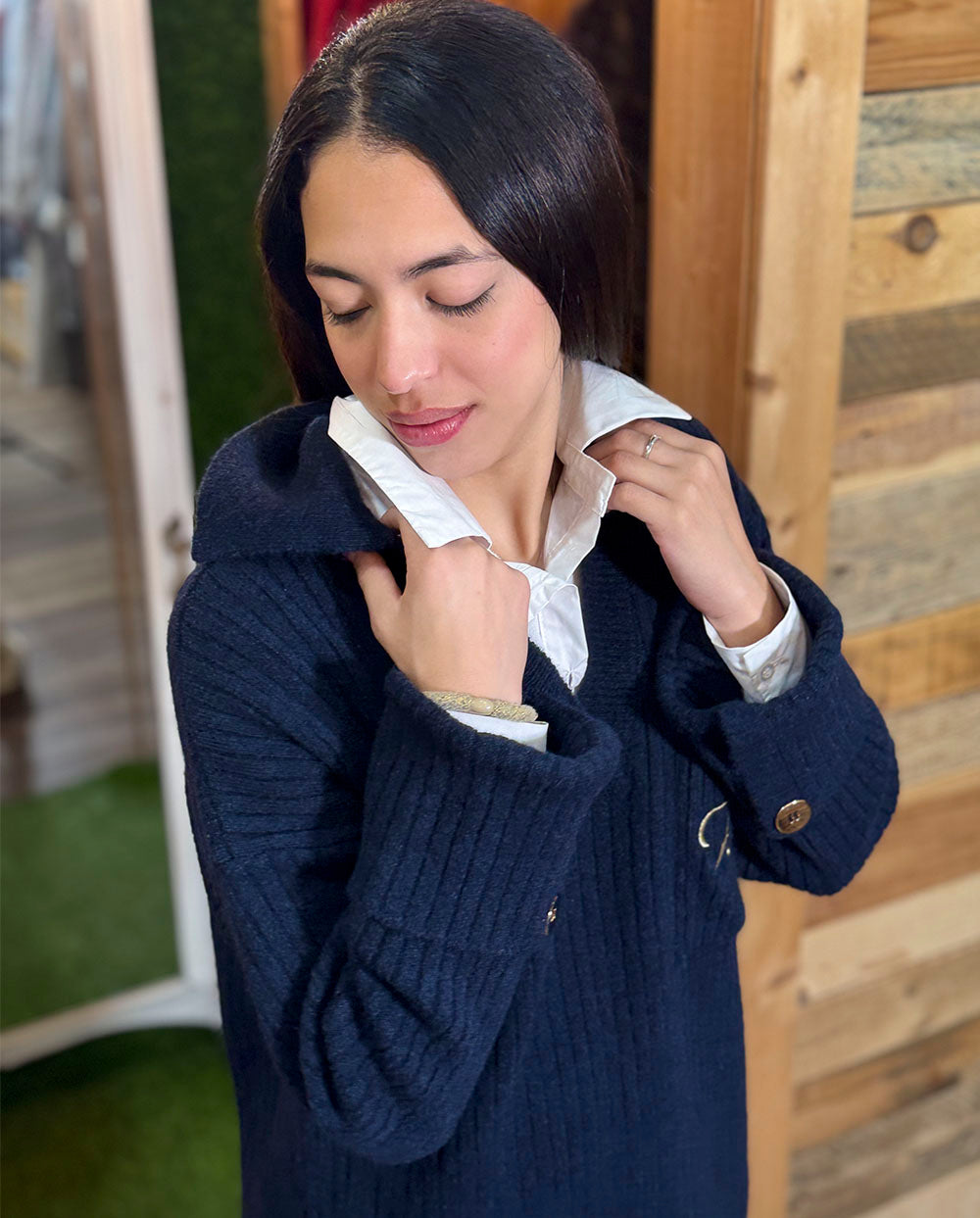 Vestido marino con bordados en bolsillo Rüga
