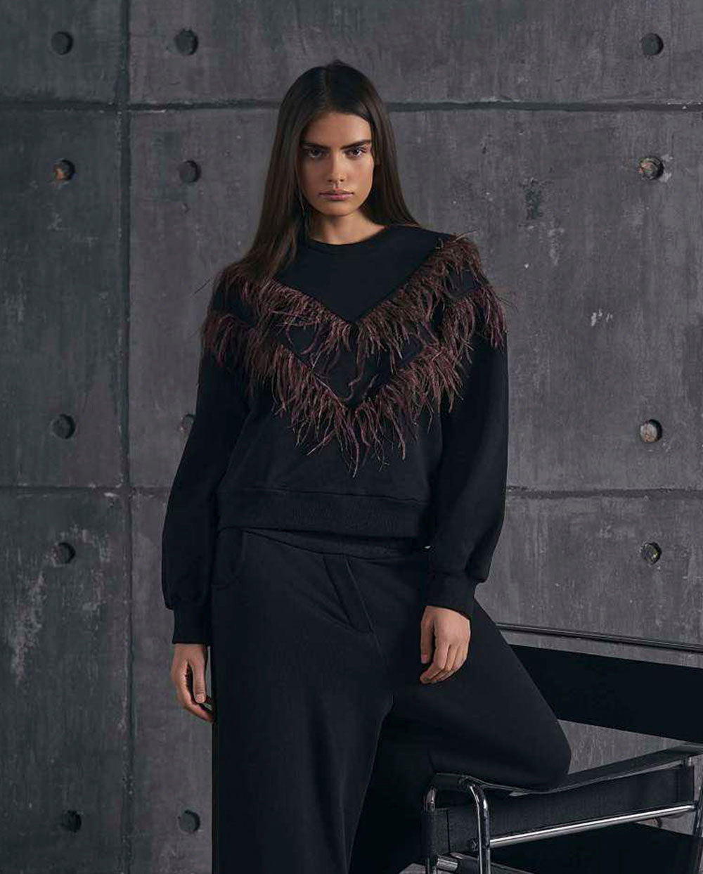 Sudadera negro plumas D´elle