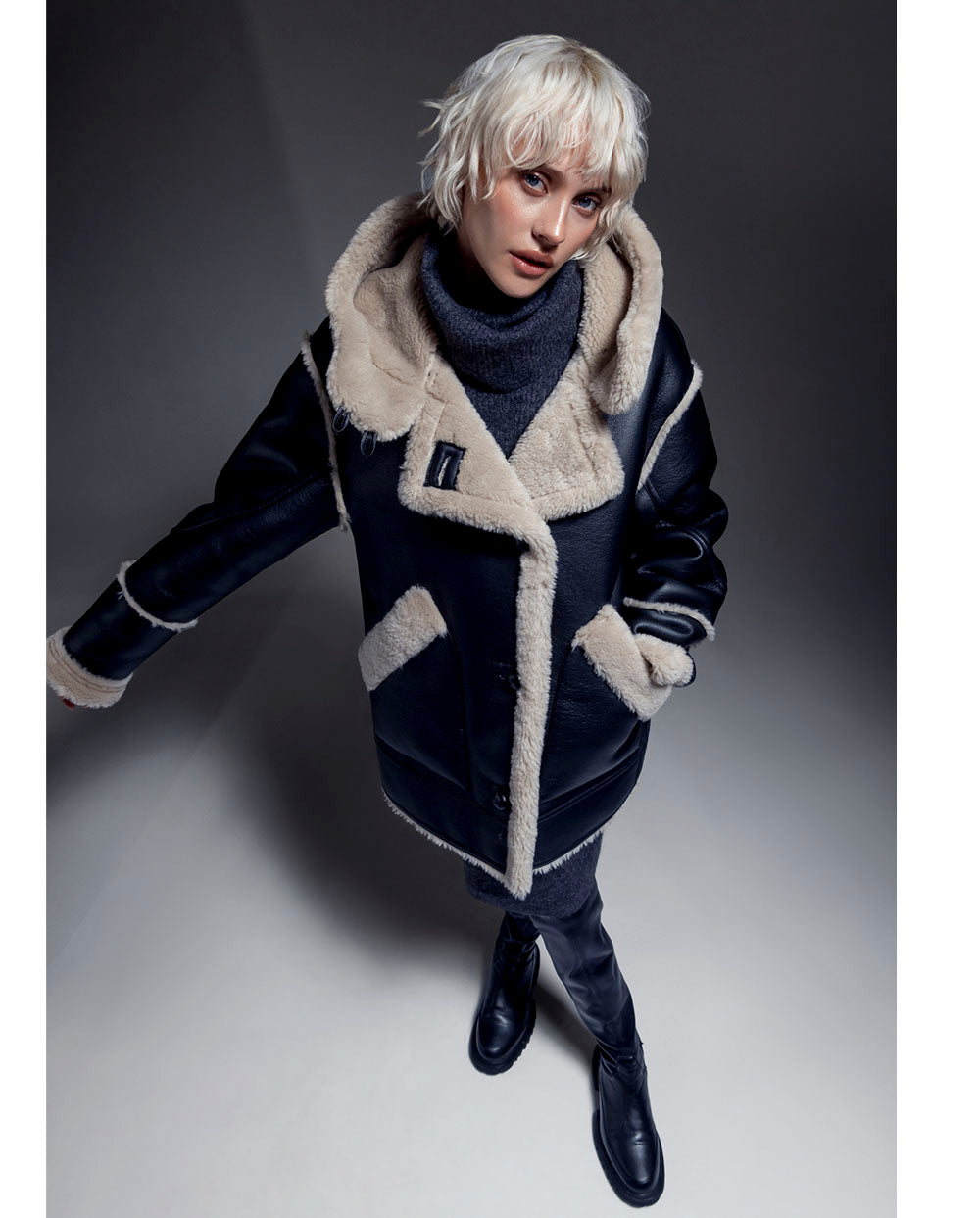 Chaquetón capucha eco piel negro Vegan Code