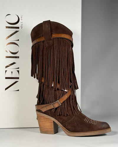 bota-flecos-hebillas-chocolate-Nemonic