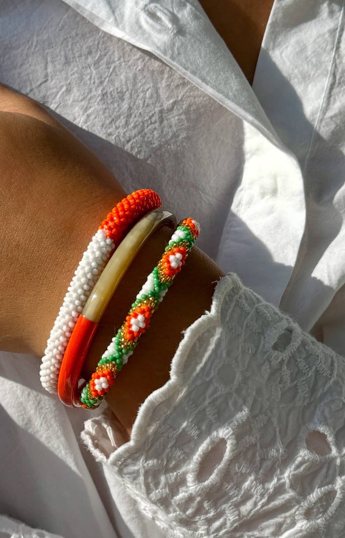 Pulsera nepalí étnica blanco-naranja-verde