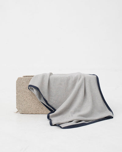 Bufanda Daikan gris Mus & bombón