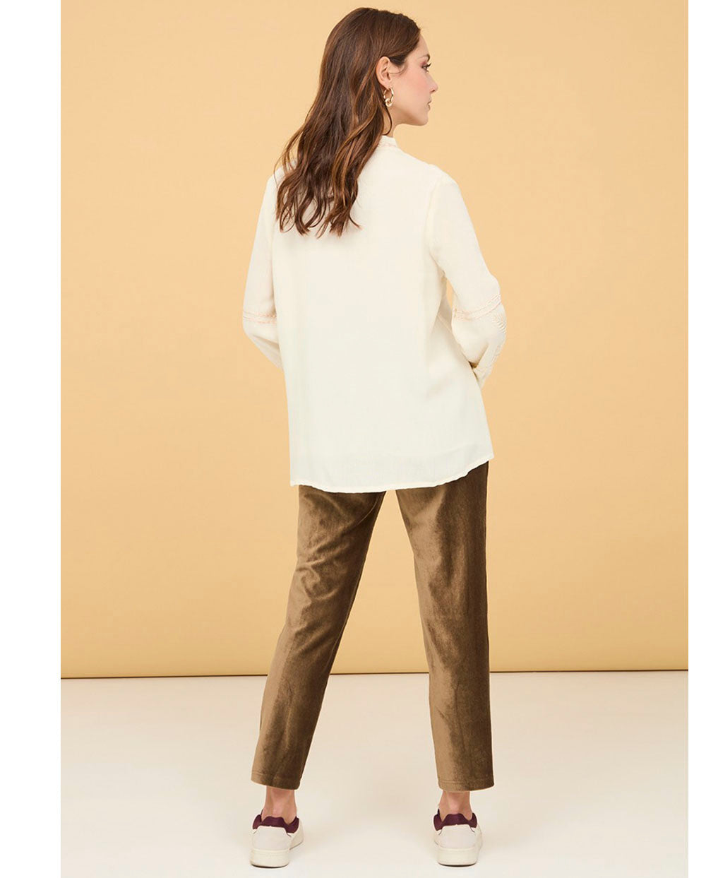 Blusa Kalu bordada crudo Nüd