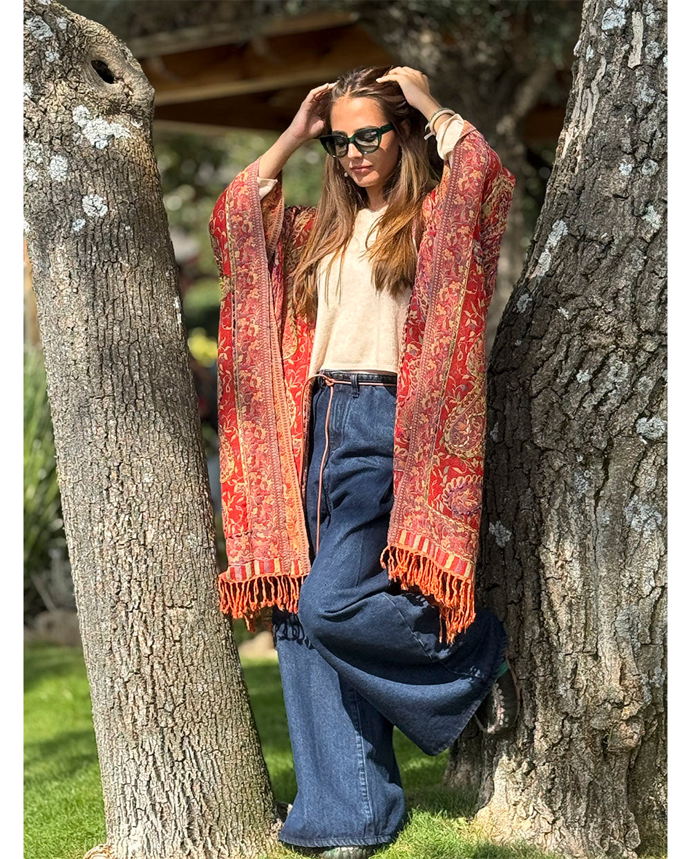 Poncho lana bordado rojo Poc a Poc