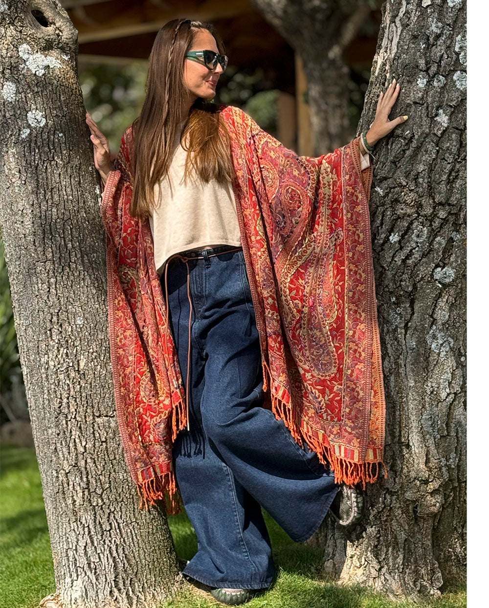 Poncho lana bordado rojo Poc a Poc