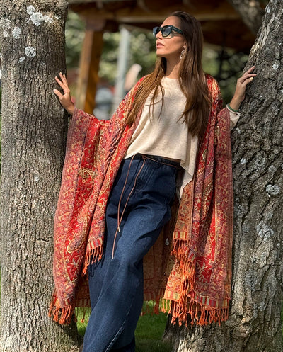 Poncho lana bordado rojo Poc a Poc