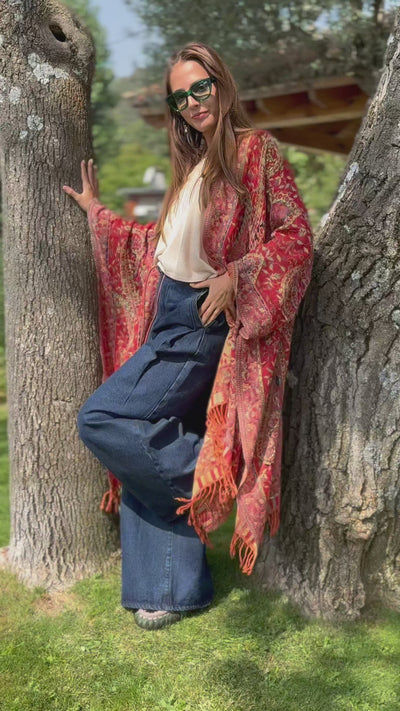 Poncho lana bordado rojo Poc a Poc