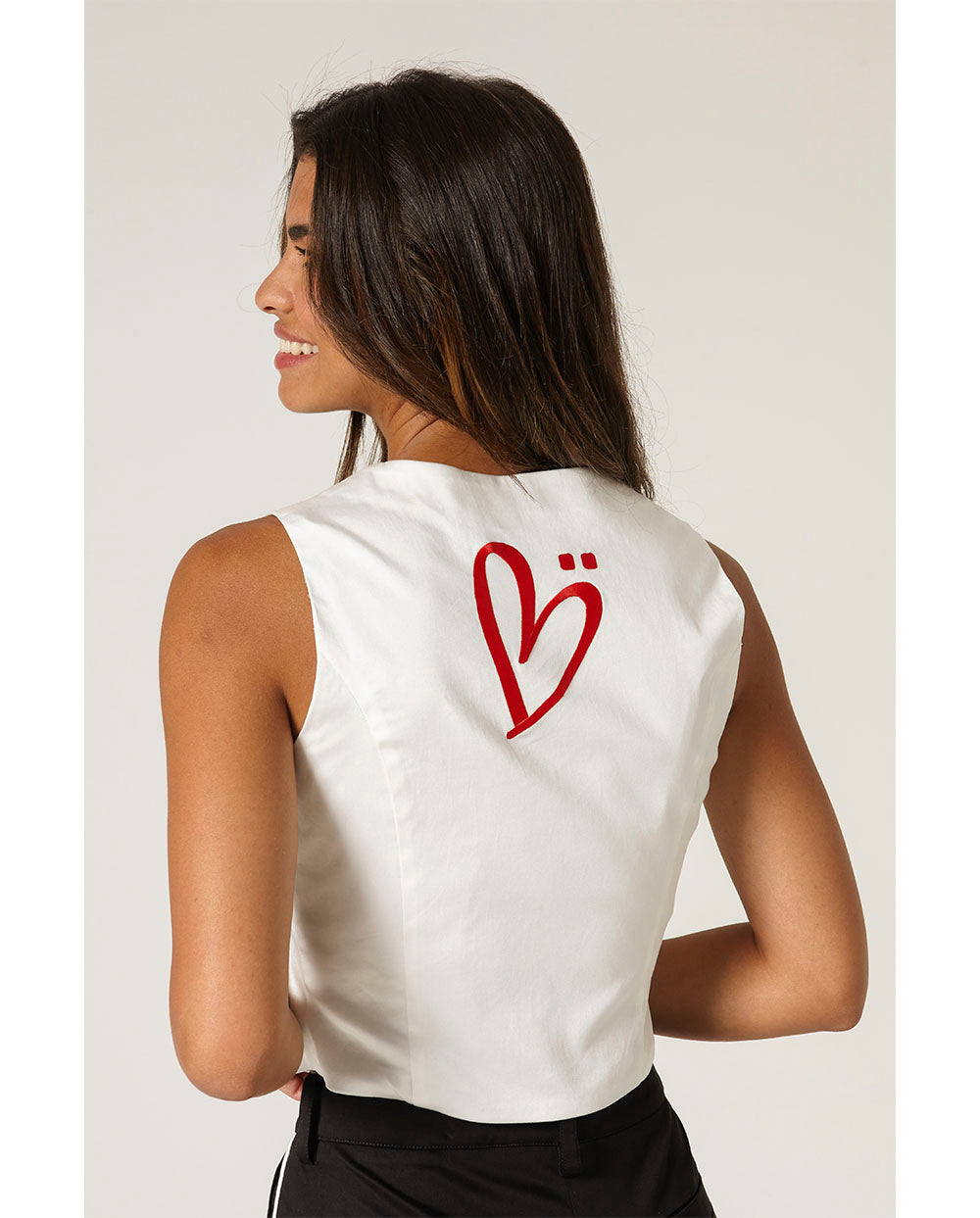 Chaleco blanco con corazón Mängata