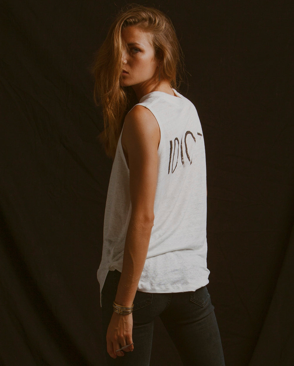 camiseta-iditot-blanco-marcus