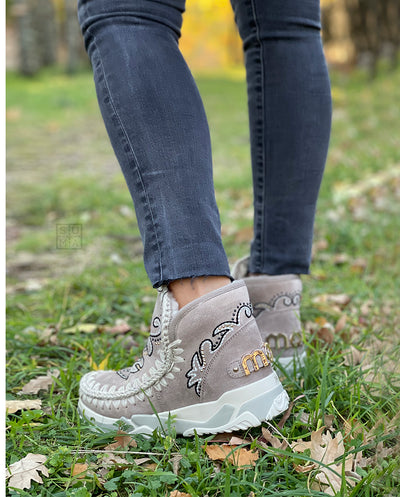 mou-eskimo-trainer-texan-embroidery2