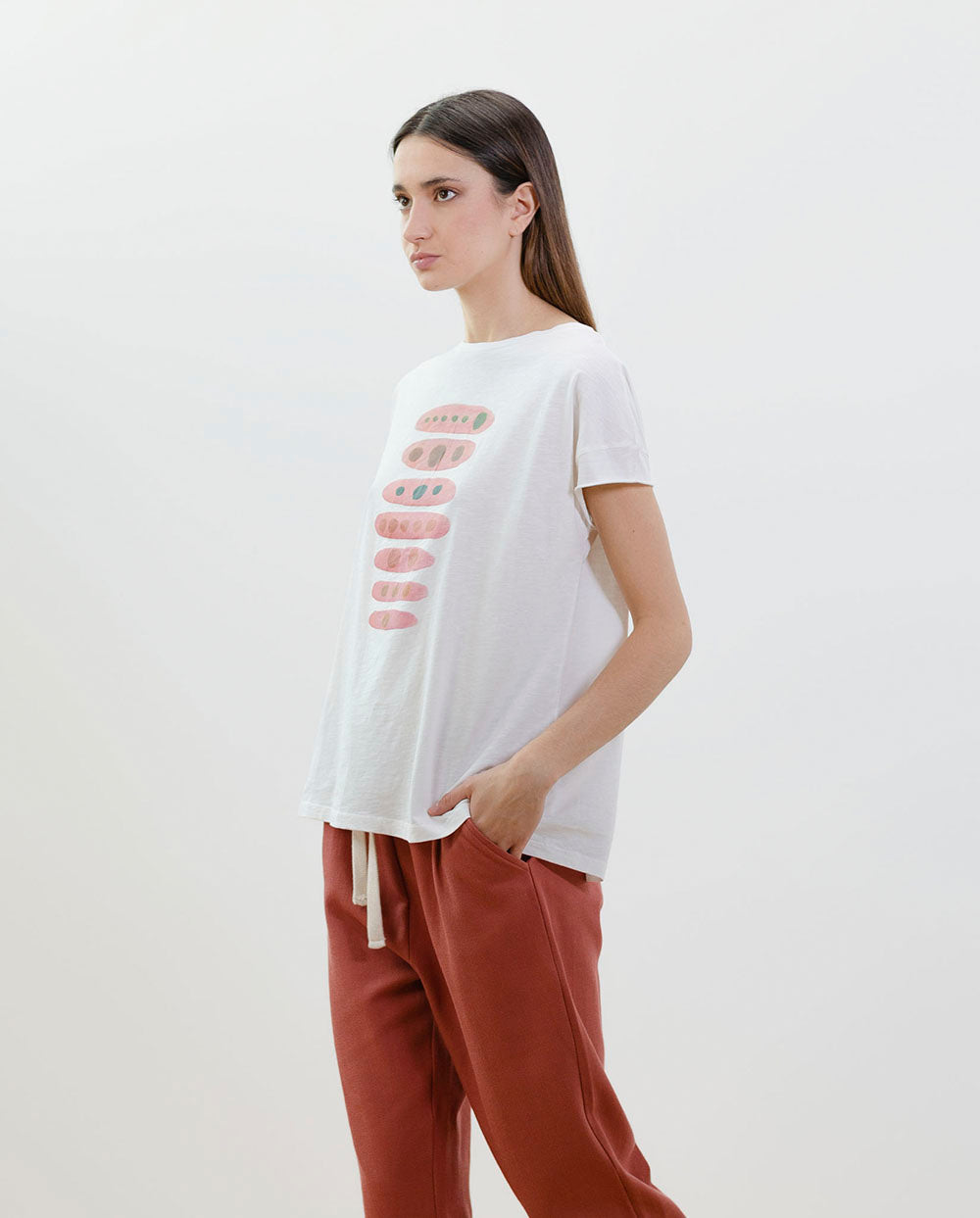 Camiseta blanca rosas PAN Producto Básico