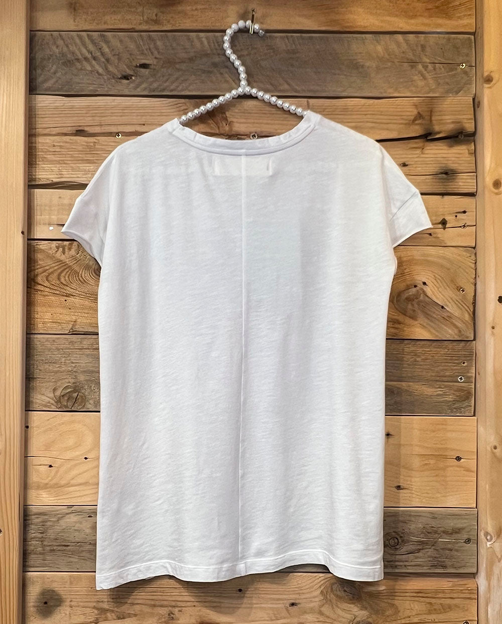 Camiseta blanca rosas PAN Producto Básico